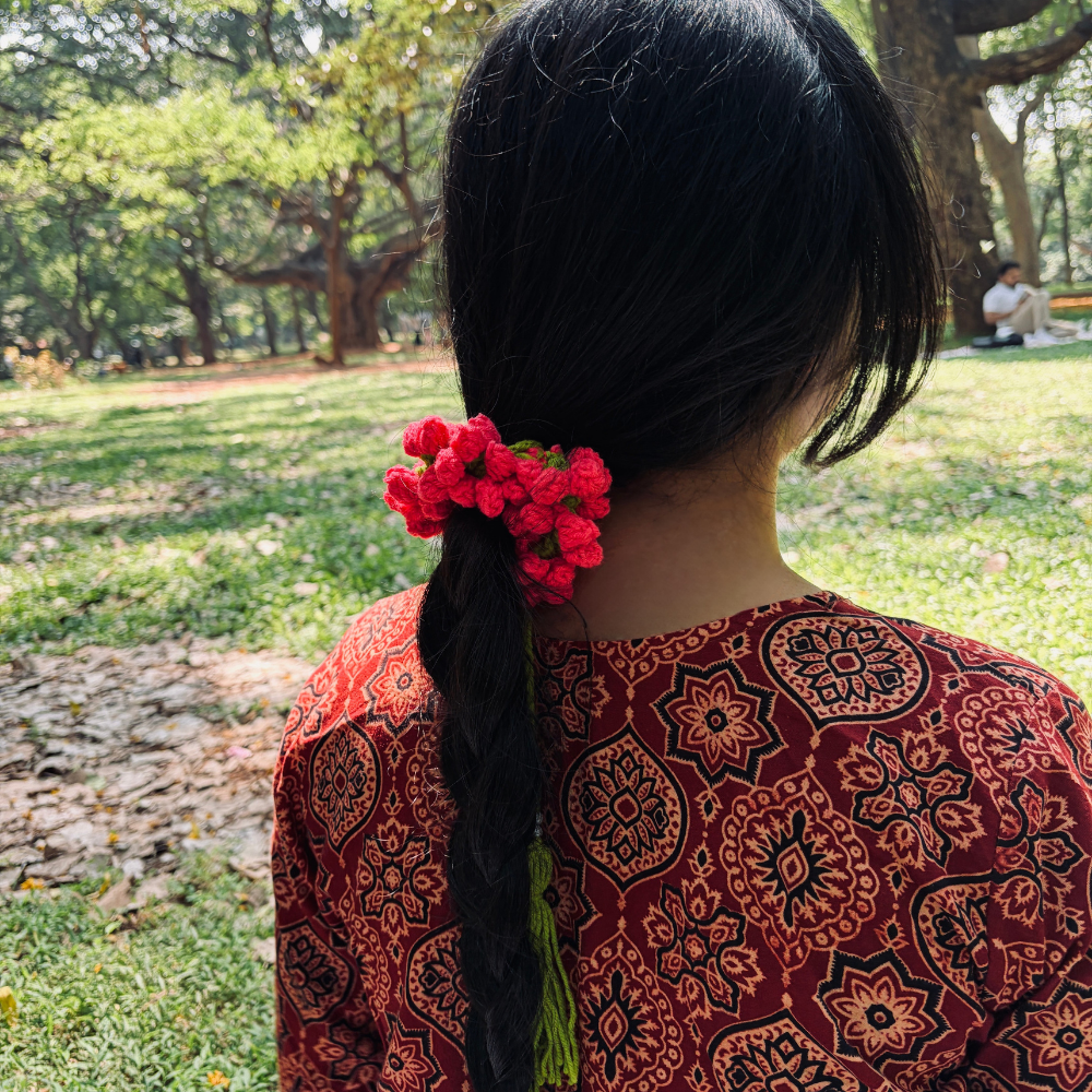 ARUNA (ಅರುಣ / अरुण) - Pink Crochet Gajra