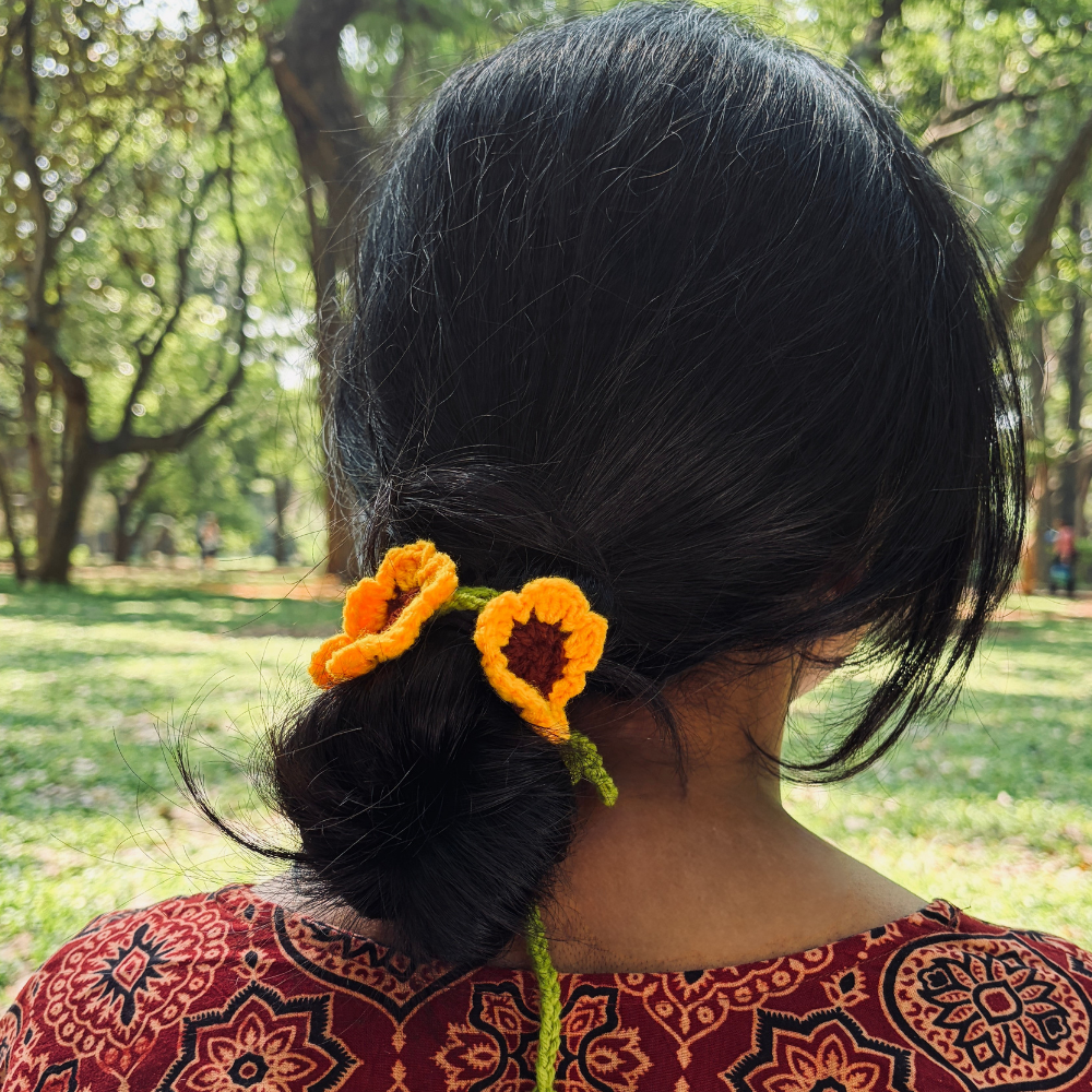 SURYAKANTI (ಸೂರ್ಯಕಾಂತಿ / सूर्यकांति) - Sunflower Crochet Gajra