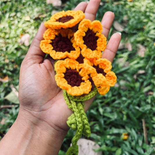 SURYAKANTI (ಸೂರ್ಯಕಾಂತಿ / सूर्यकांति) - Sunflower Crochet Gajra