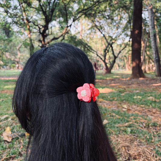 Crochet Flower Claw Clip - Light Pink
