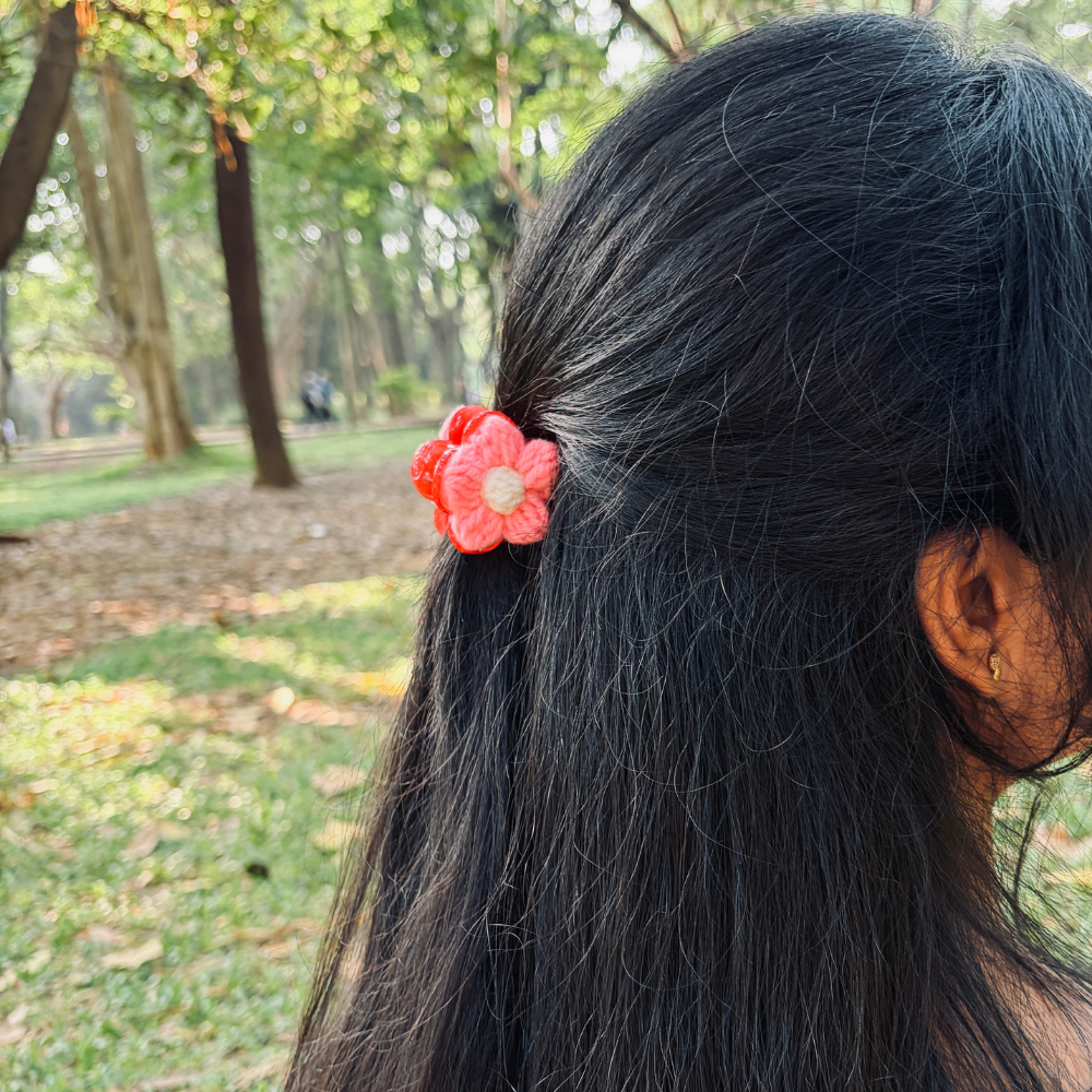 Crochet Flower Claw Clip - Light Pink