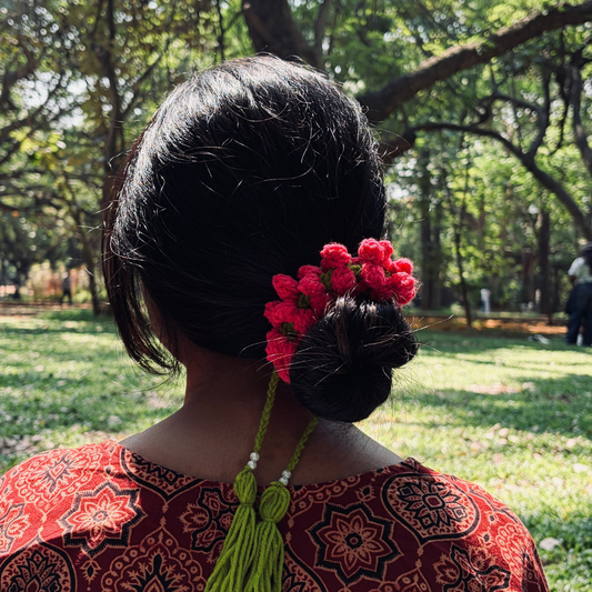 ARUNA  (ಅರುಣ / अरुण) - Pink Crochet Gajra