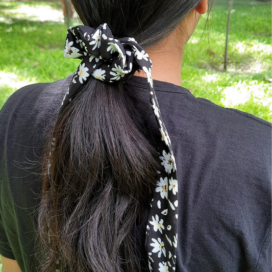 Daisy Print Scarf Scrunchie  / Tail Scrunchie / Bowknot Scrunchie
