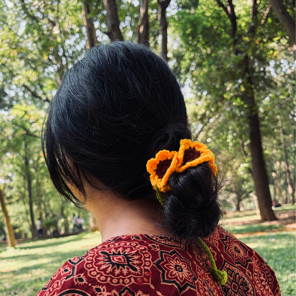 SURYAKANTI  (ಸೂರ್ಯಕಾಂತಿ / सूर्यकांति) - Sunflower Crochet Gajra