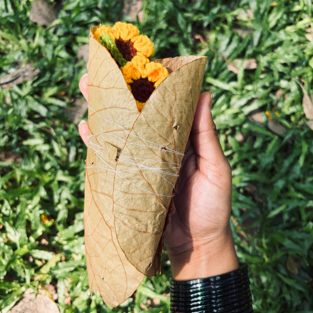 SURYAKANTI  (ಸೂರ್ಯಕಾಂತಿ / सूर्यकांति) - Sunflower Crochet Gajra