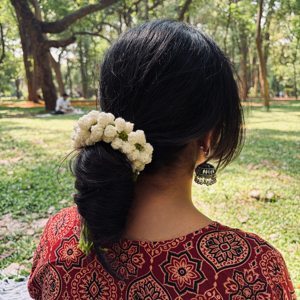 MALLIKA (ಮಲ್ಲಿಕಾ / मल्लिका) - White Crochet Gajra