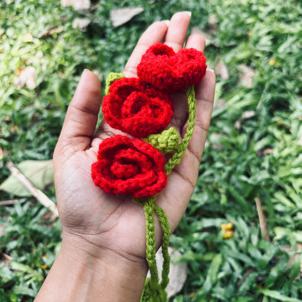 GULAABI  (ಗುಲಾಬಿ / गुलाबी) - Rose Crochet Gajra