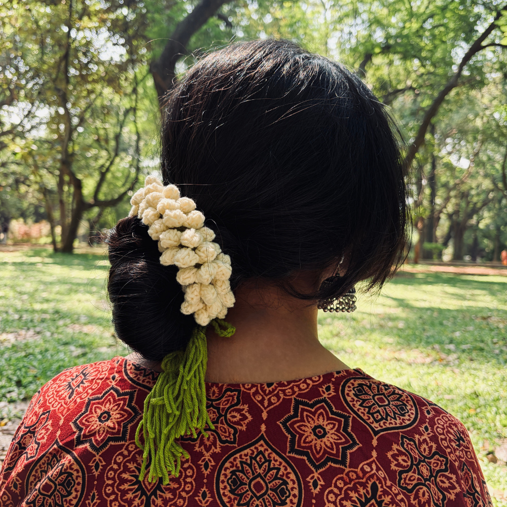 MALLIKA (ಮಲ್ಲಿಕಾ / मल्लिका) - White Crochet Gajra