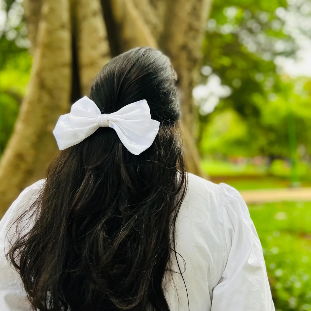 White XL bow