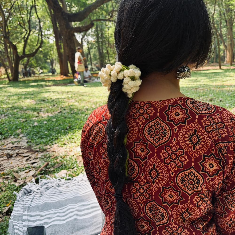 MALLIKA (ಮಲ್ಲಿಕಾ / मल्लिका) - White Crochet Gajra