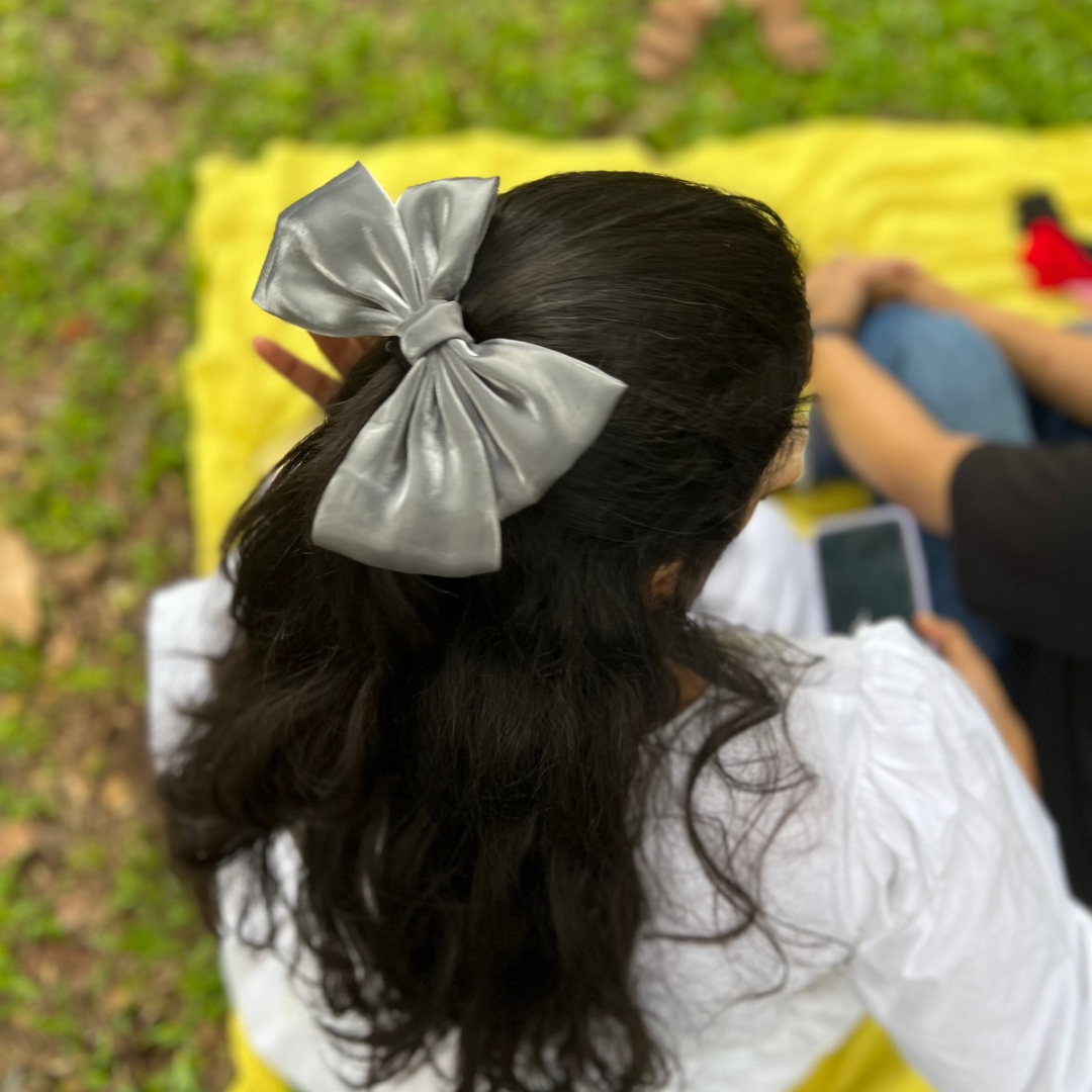 Grey XL Bow